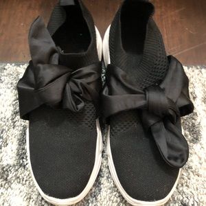 Bow sock sneakers